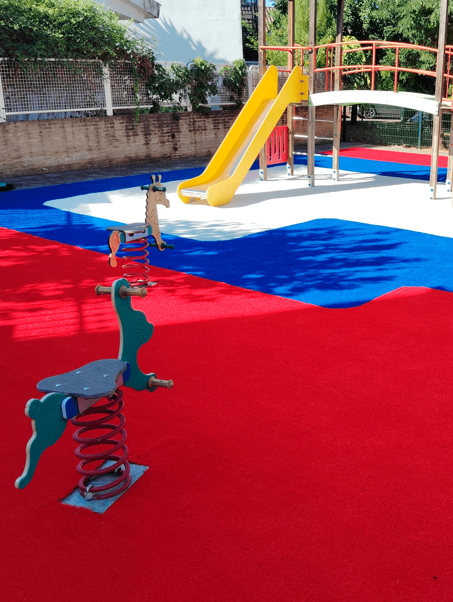cesped-artificial-parque-infantil cesped-artificial-parque-infantil