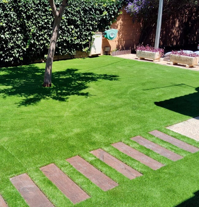 ¿Cuánto cuesta poner césped artificial en Sevilla? Guía para pedir tu presupuesto sin sorpresas